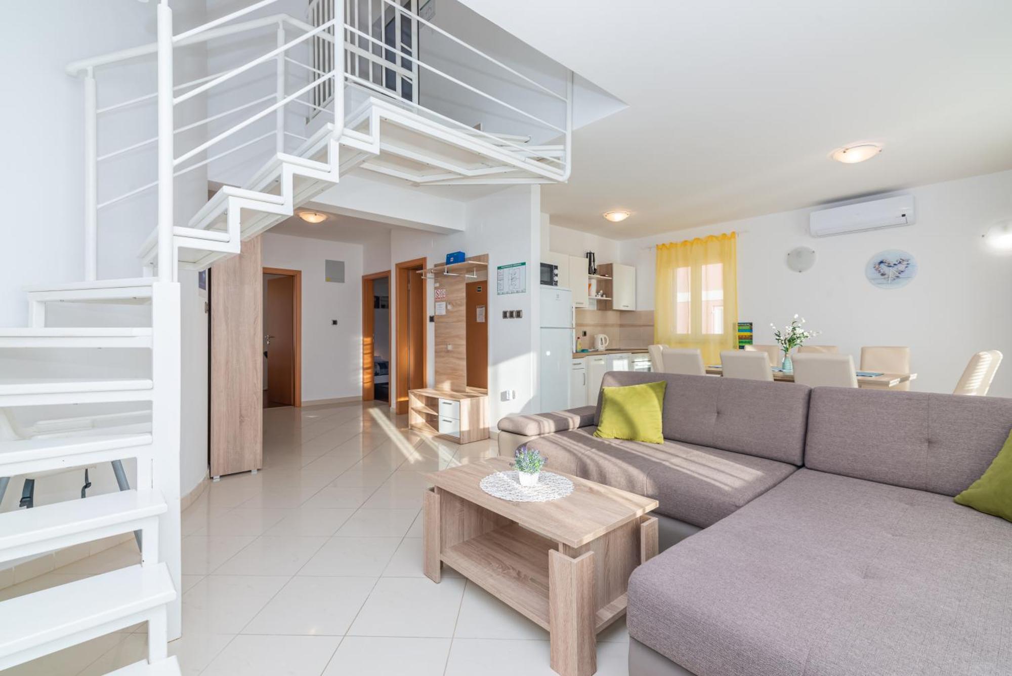 Mimoza Apartment *